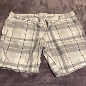 Women’s Aeropostale stretch shorts size 13/14